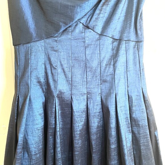 Jessica Howard Midnight Blue Cocktail Dress with Jewel Accent | Size 6 - Picture 4 of 5